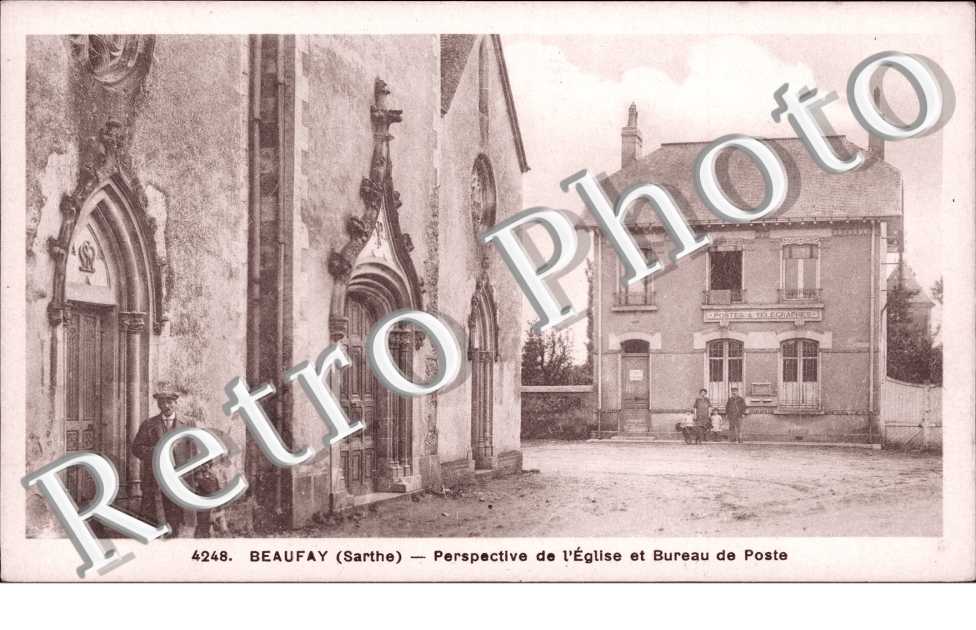 perspective de l'eglise et bureau de poste