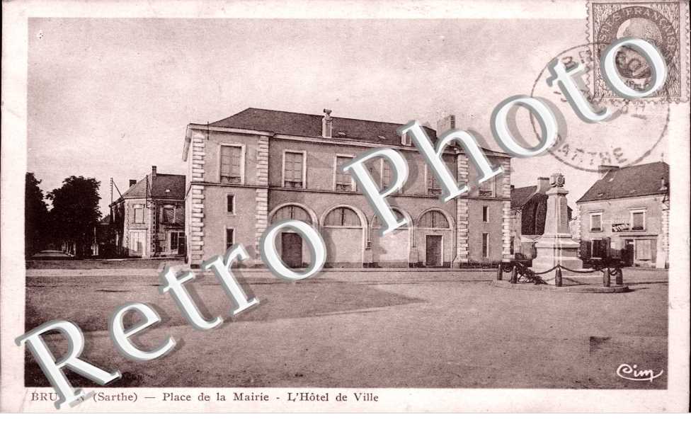 Place de la Mairie et Hotel de Ville