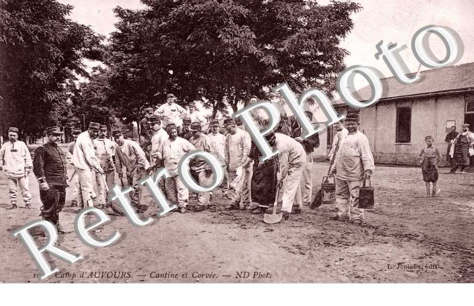 Le Camp d'Auvours, Cantine et Corvee