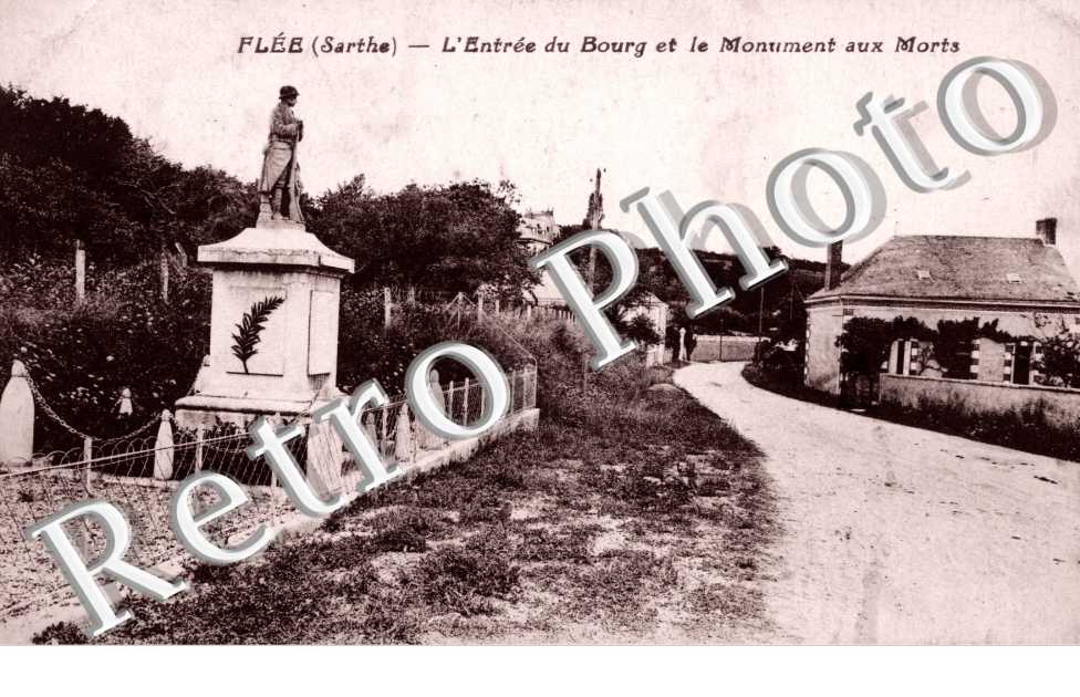 l'entree du bourg et le monument aux morts