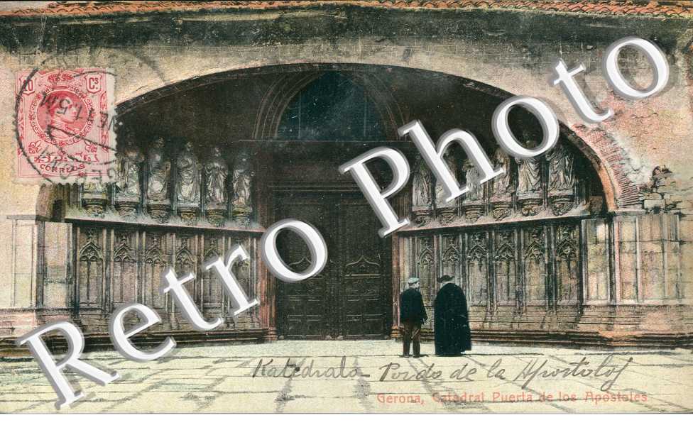catadral puerta de los Apostoles
