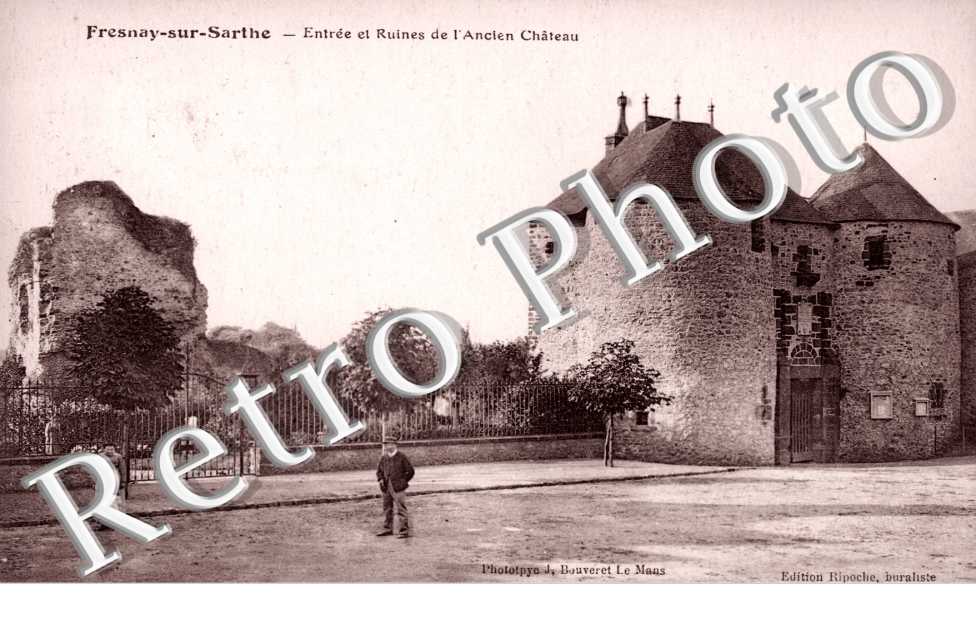 Entree et Ruines de l'Ancien Chateau