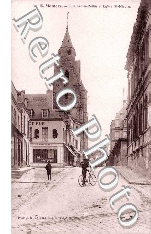 Rue Ledru-Rollin et l'eglise Saint Nicolas