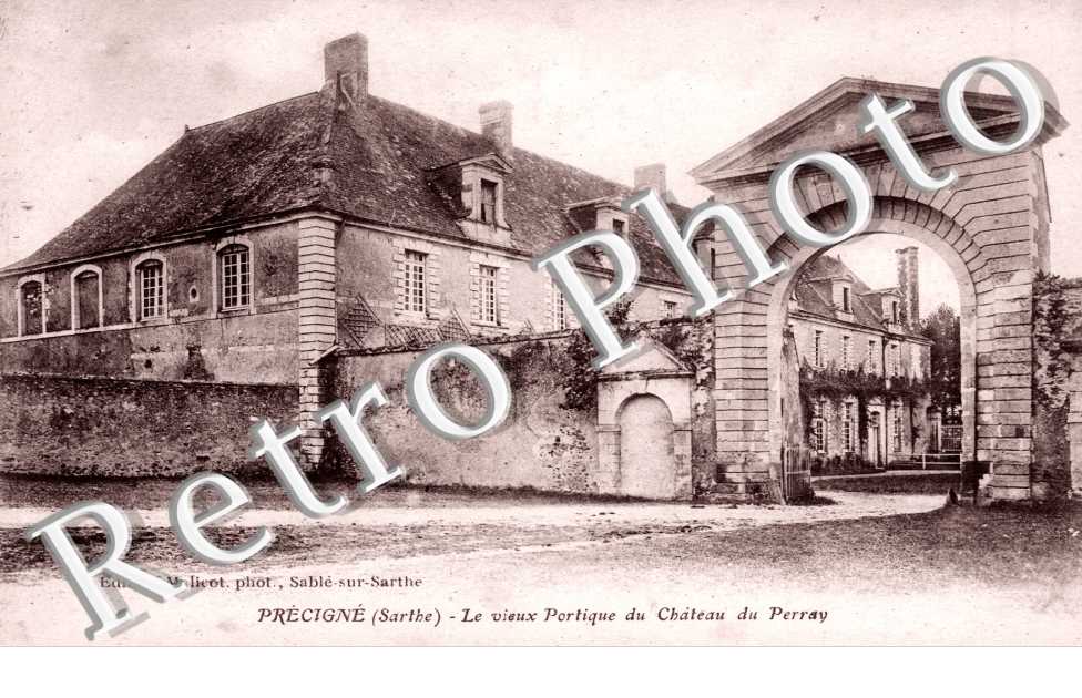 Le vieux portique du chateau du Perray
