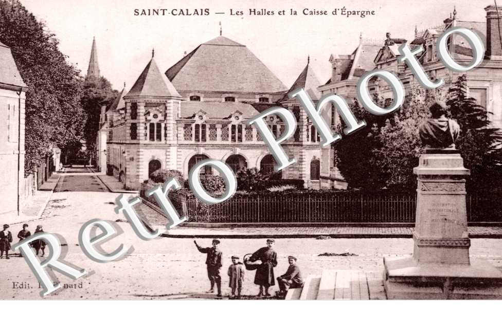Les Halles et la Caisse d'Epargne