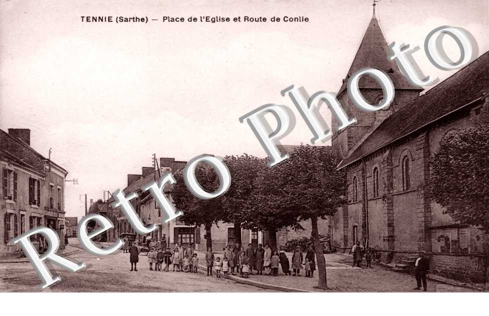 la Place de l'Eglise et la Route de Conlie