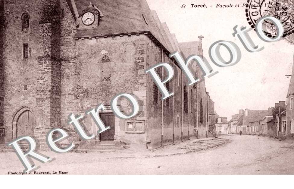 Facade et place de l'Eglise