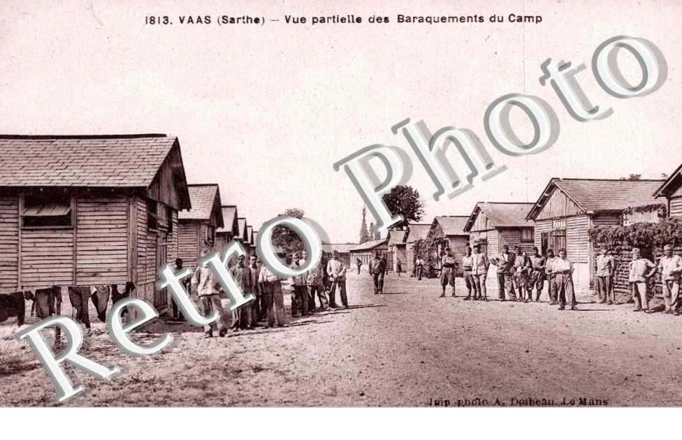 Vue des baraquements du Camp