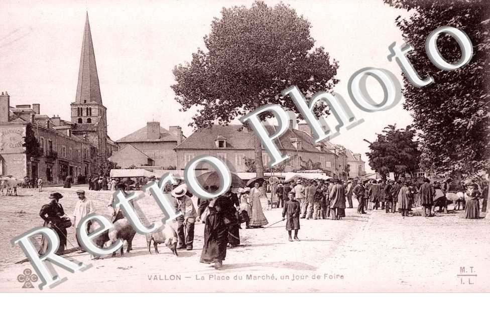 la place du marche un jour de foire