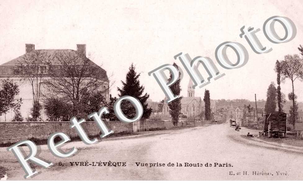 Vue prise de la route de Paris