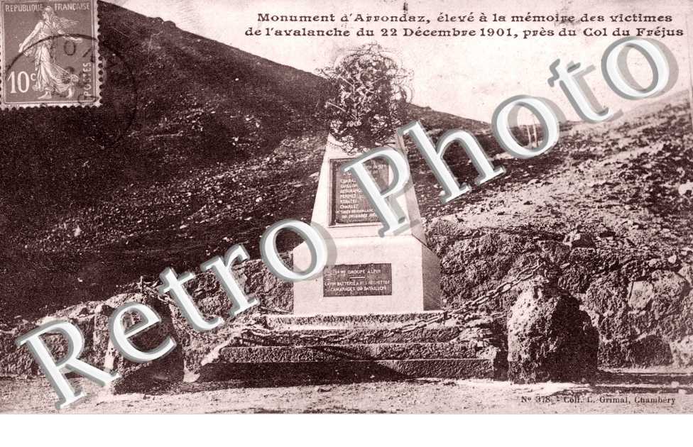 Monument d'Arrondaz eleve a la Memoire des visctimes de l'avalanche du 22 decembre 1901