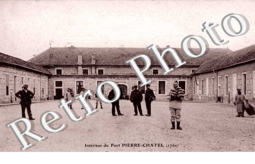 Interieur du fort Pierre-Chatel