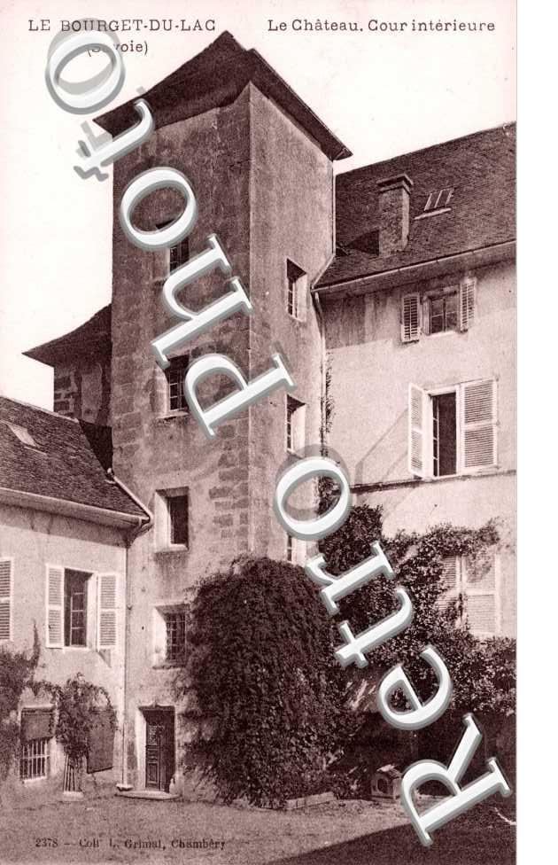 Le chateau - Cour interieure