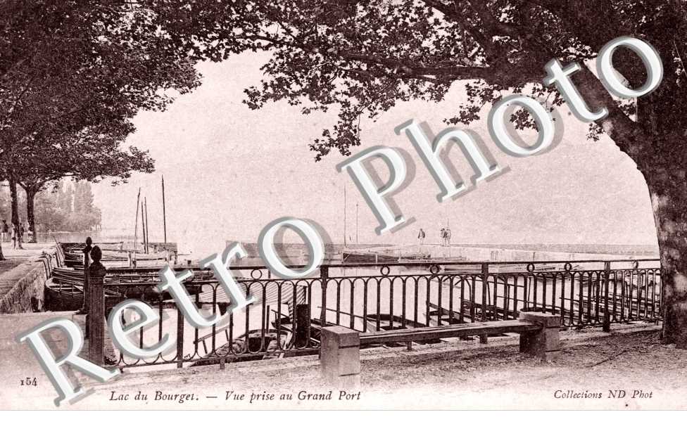 lac - vue prise au grand port