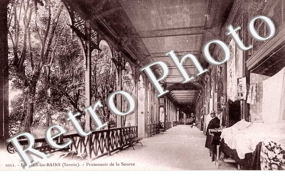 Promenoir de la Source
