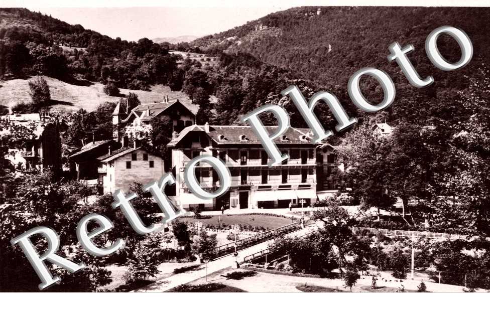 Un coin du Parc et le Nouvel Hotel