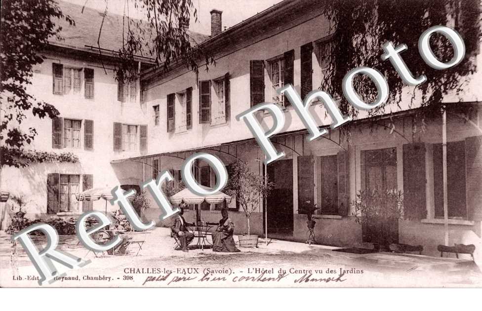 L'Hotel du Centre vu des Jardins