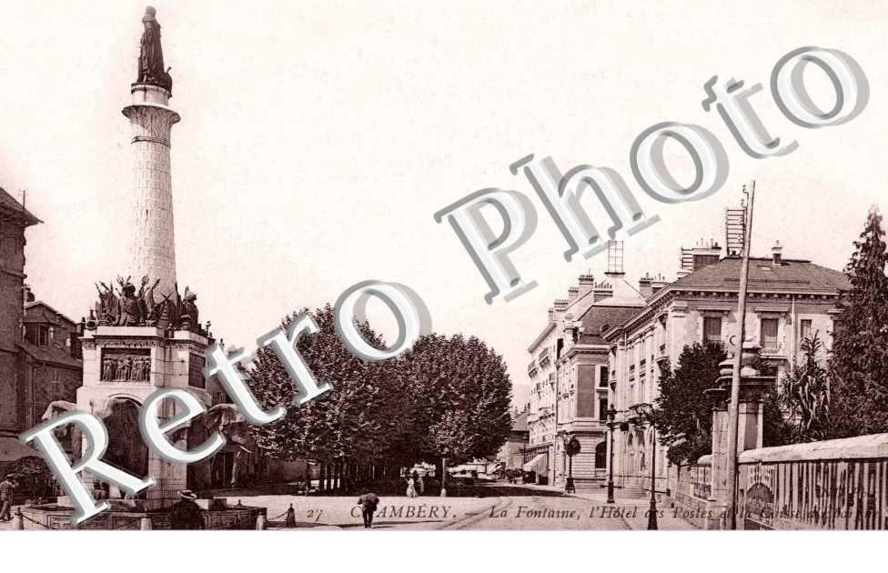 La Fontaine, Hotel des Postes et la Caisse d'Epargne