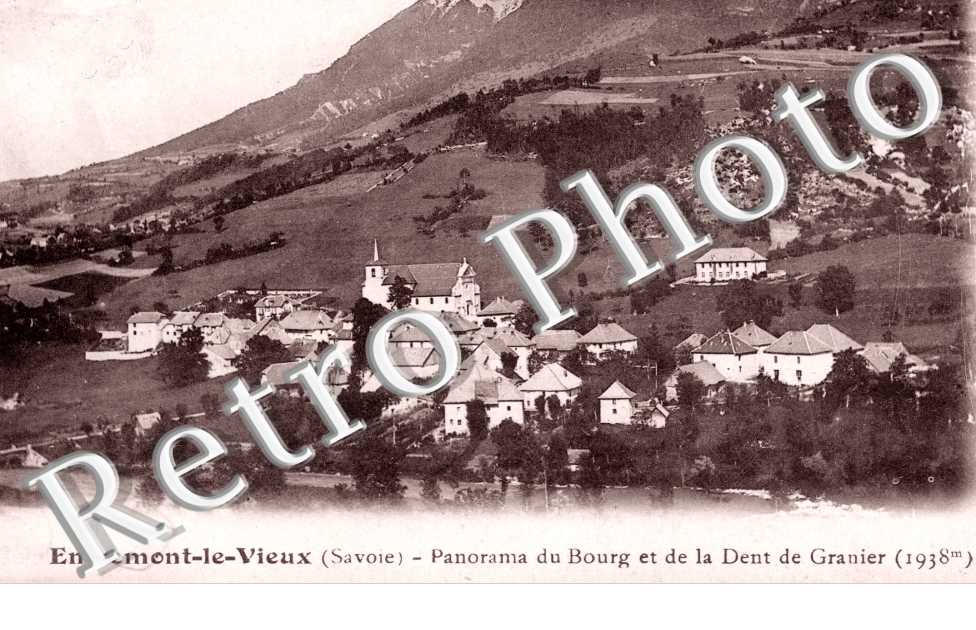Panorama du bourg et la dent de Granier