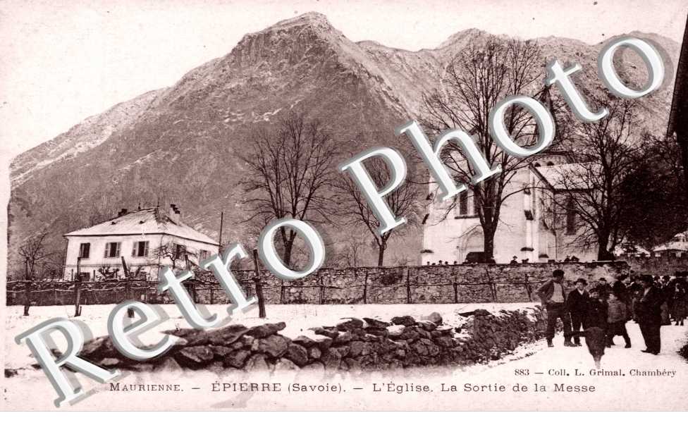 L'eglise - La sortie de la Messe