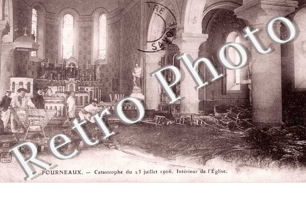 Interieur de l'eglise apres la catastrophe du 23 juillet 1906