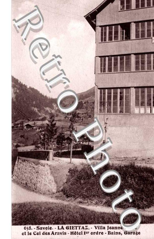 Villa Jeanne d'Arc et Col des Aravis