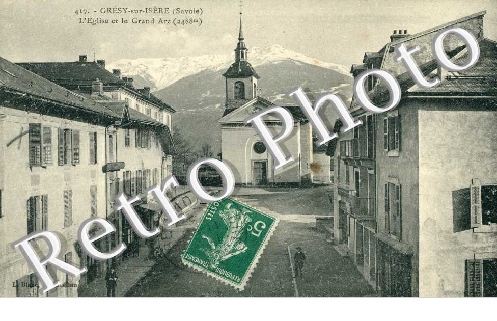 L'eglise et le Grand arc
