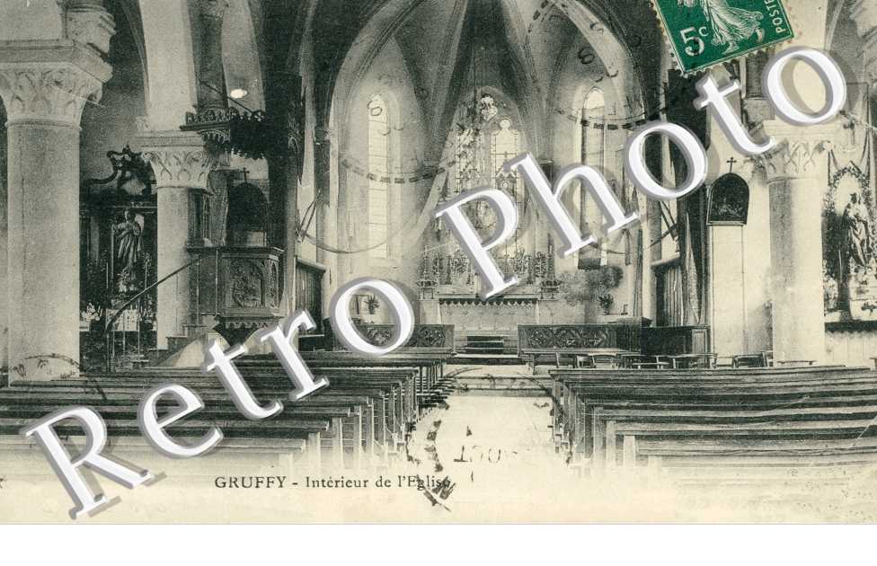 Interieur de l'eglise
