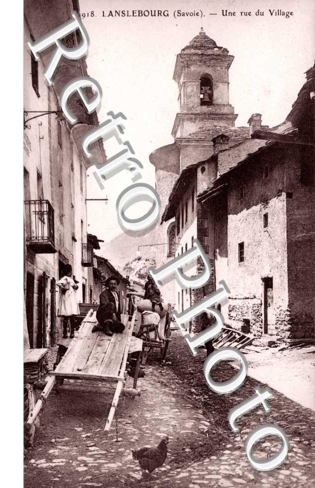Une Rue du Village