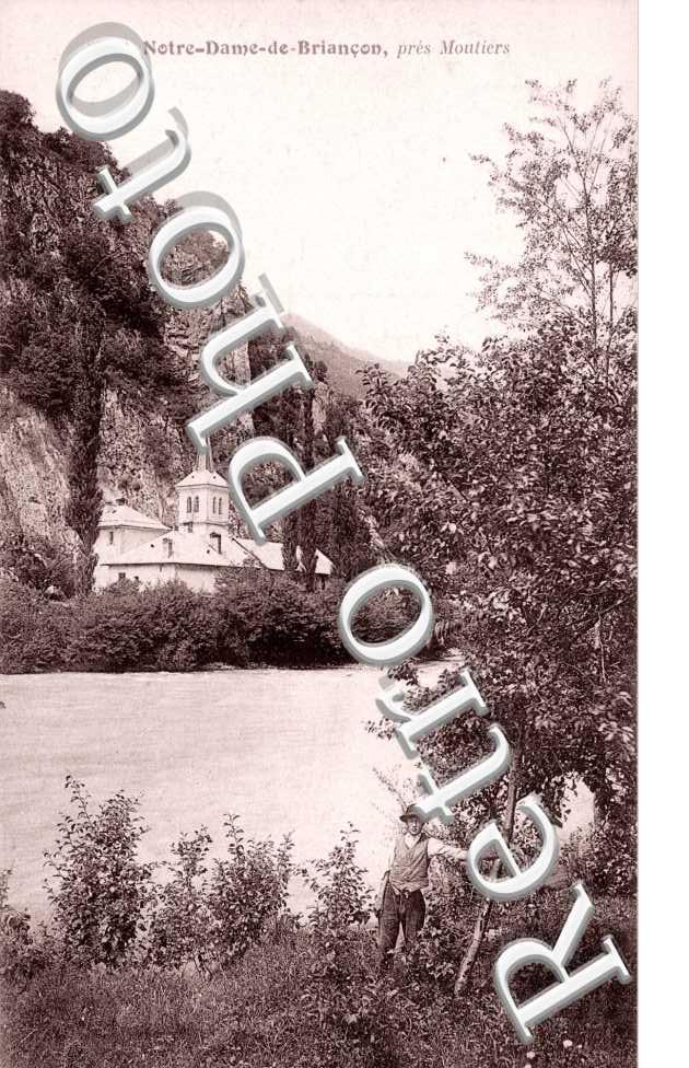 (un jeune homme au bord de l'eau)