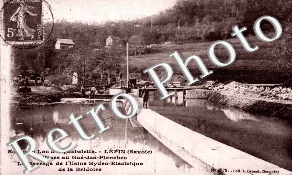bords du lac d'Aiguebelette, le Tiers au Gue-des-Planches, le barrage de l'usine hydro-electrique