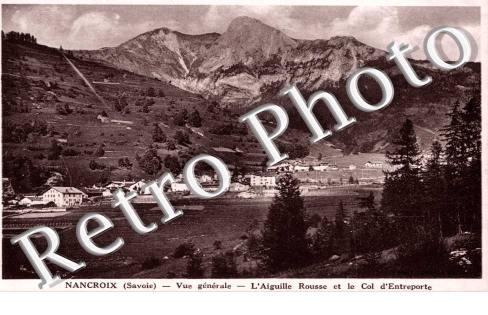Vue generale, l'Aiguille Rousse et le Col d'Entreporte