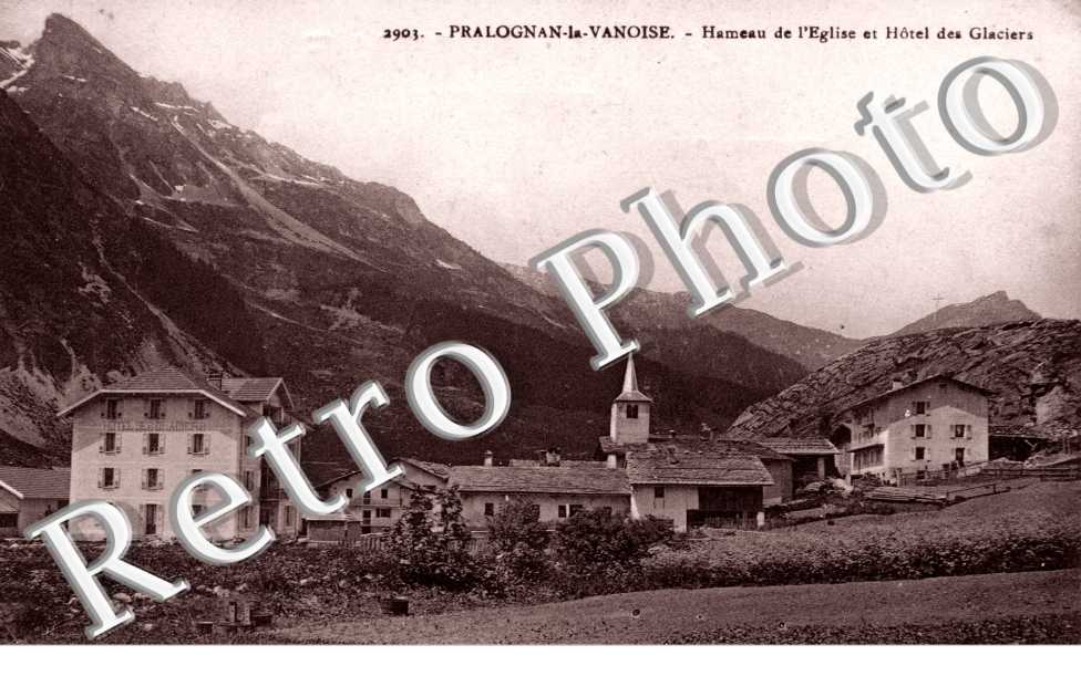 Hameau de l'Eglise et Hotel des Glaciers