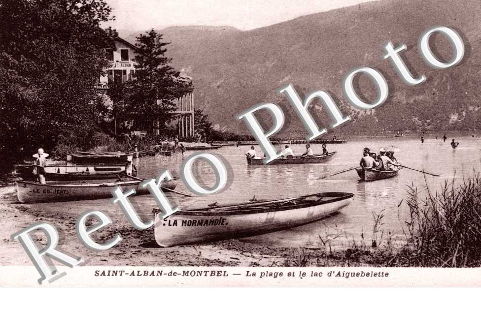 bords du lac d'Aiguebelette, la plage a Saint Alban de Montbel