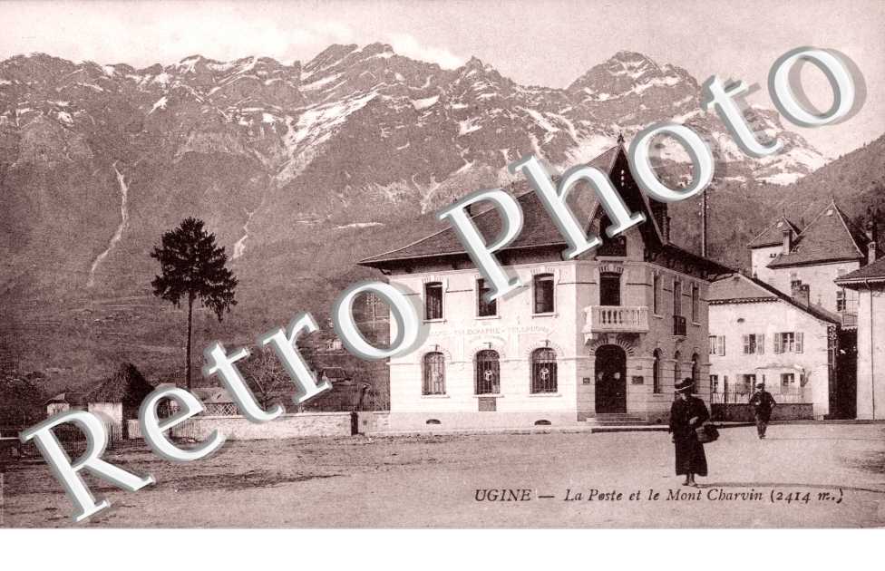 La Poste et le Mont Charvin