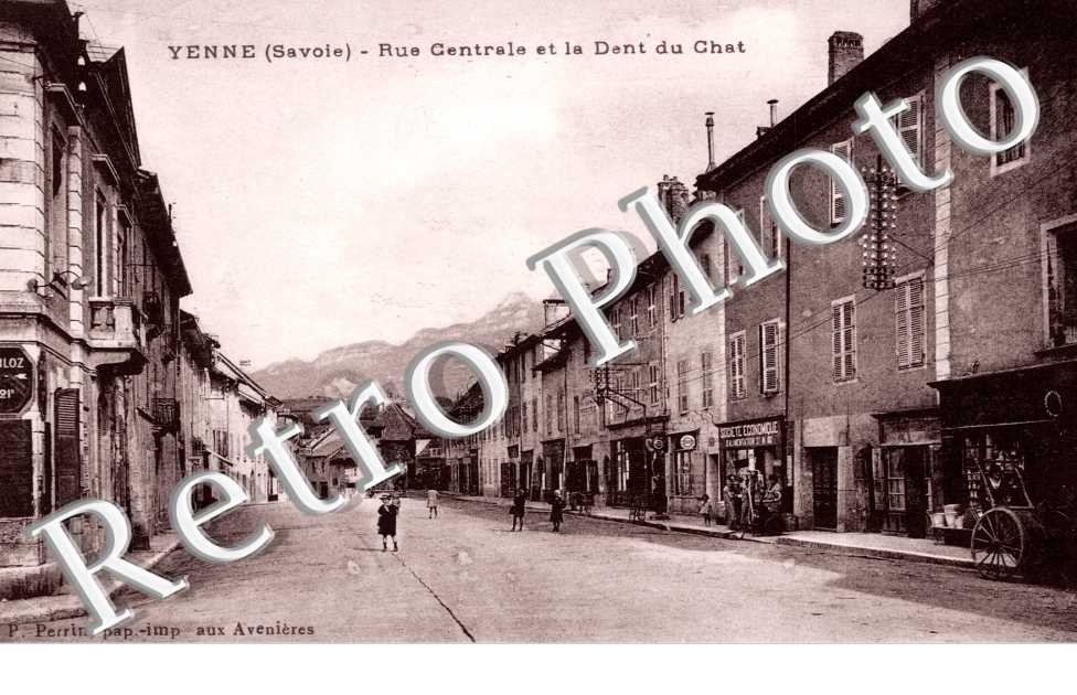 Rue Centrale et la Dent du Chat