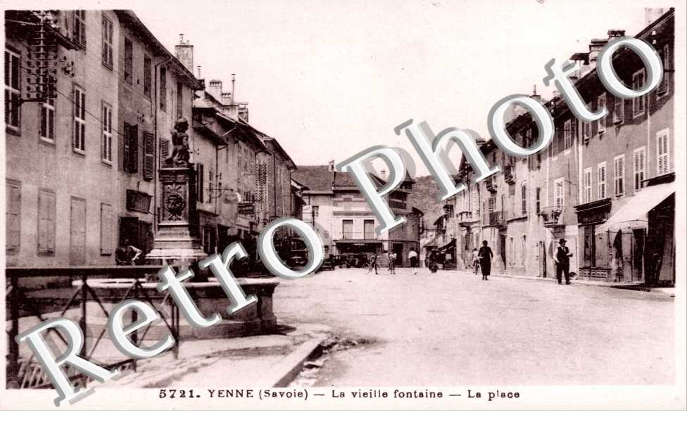 La Vieille Fontaine, la Place