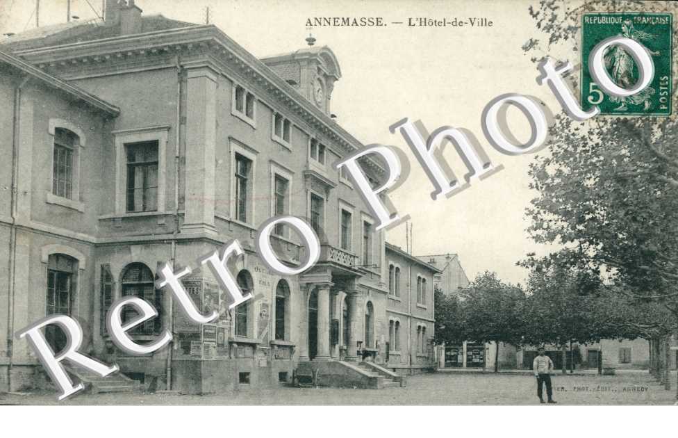 L'Hotel de Ville