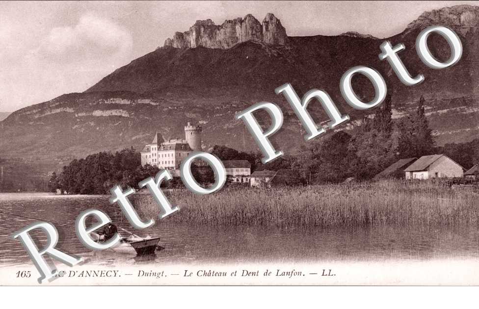 Lac d'Annecy, le Chateau et Dent de Lanfon