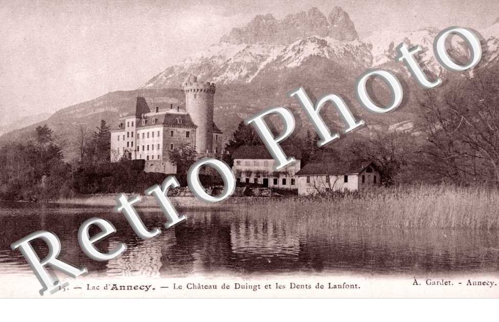 Lac d'Annecy, le Chateau et les Dents de Lanfont