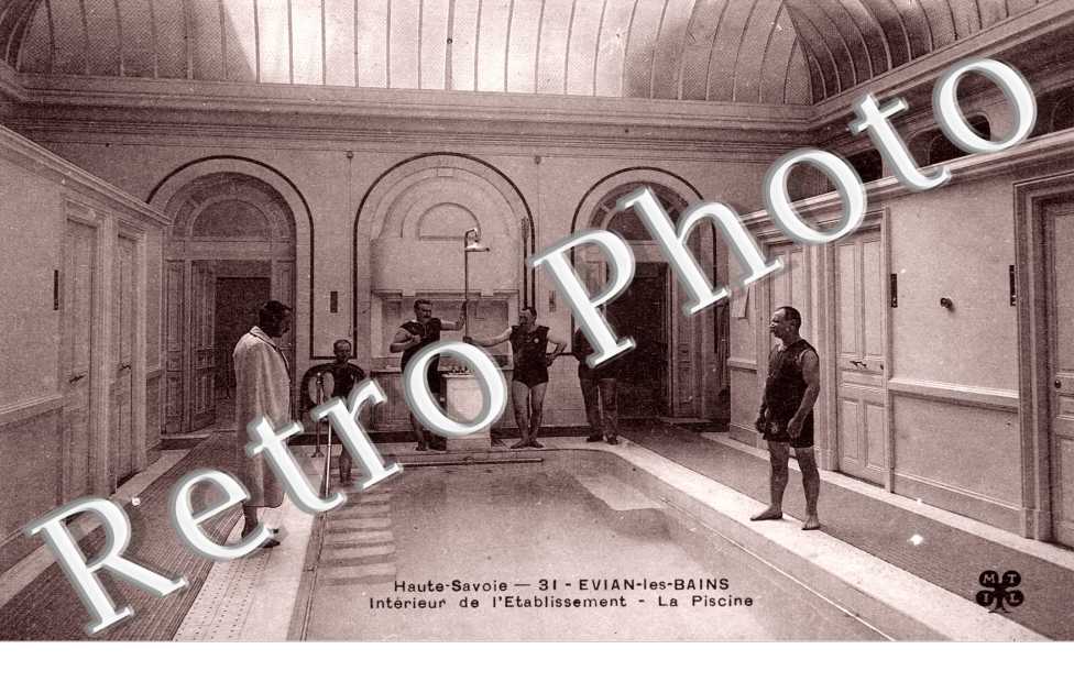 Interieur de l'Etablissement, la Piscine