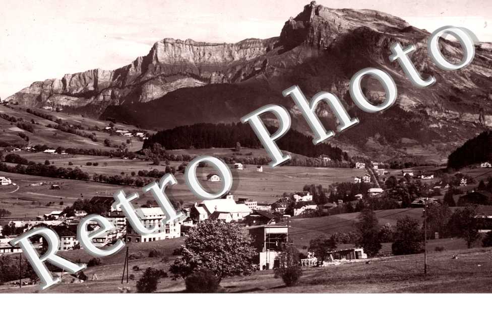 Vue generale et l'Aiguille du Varan