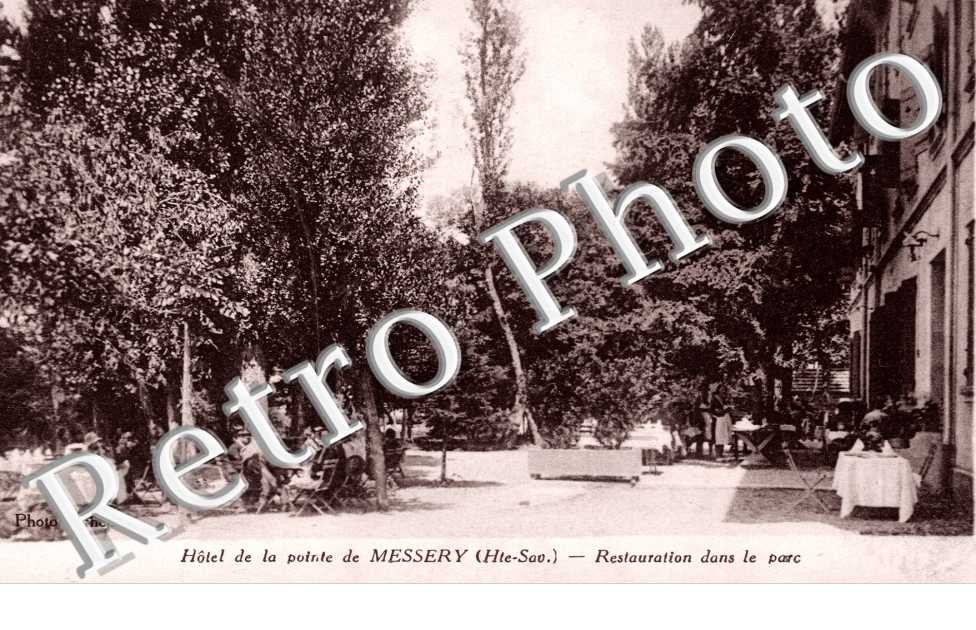 hotel  de la pointe restauration dans le parc