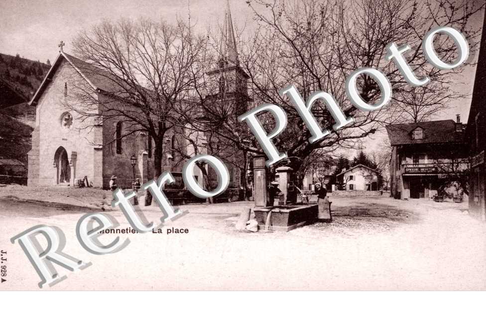 La place - eglise - lavoir