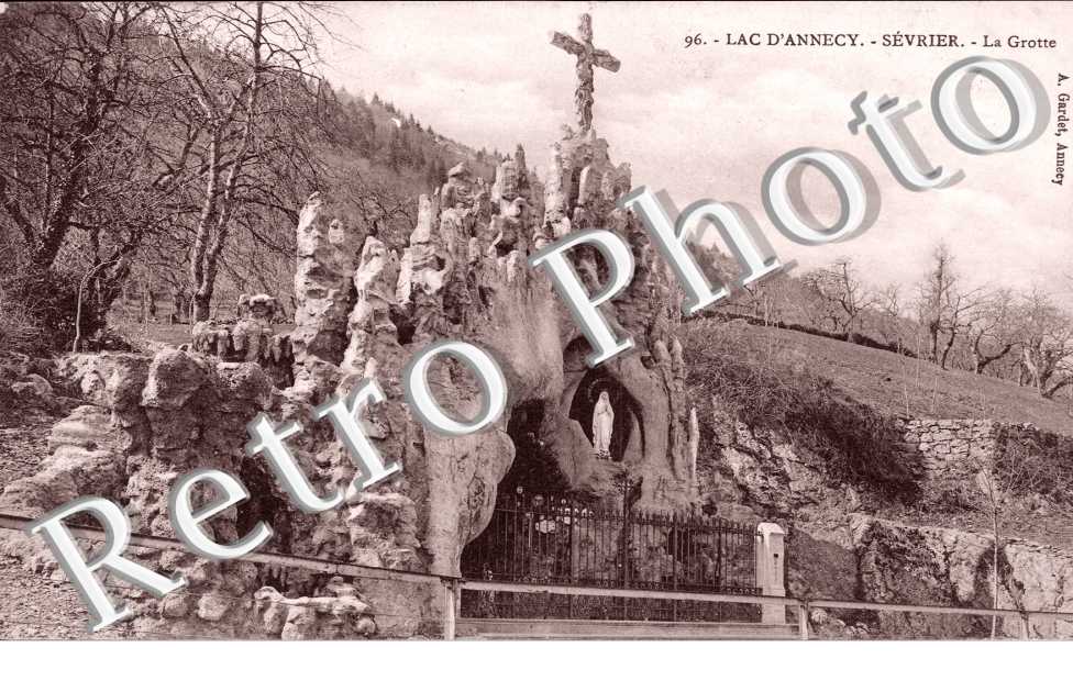 Lac d'Annecy  - la grotte