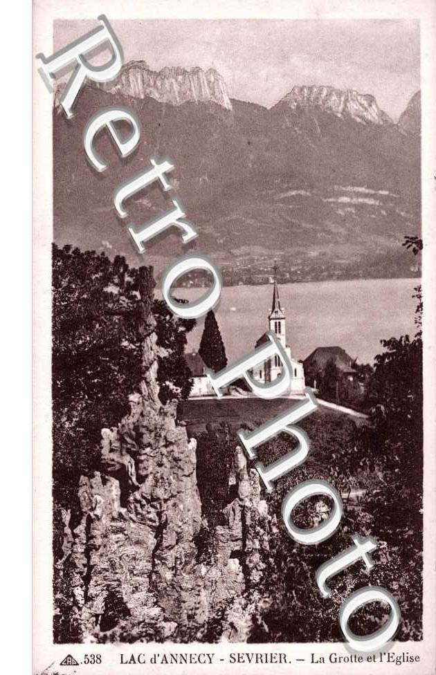 La Grotte et l'Eglise