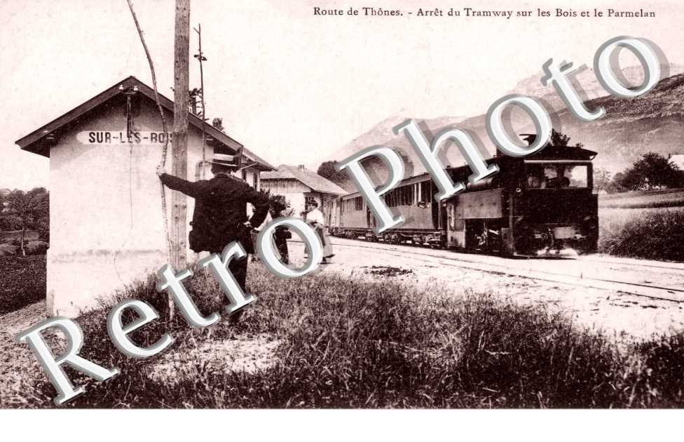 Arret du Tramway sur les Bois et le Parmelan