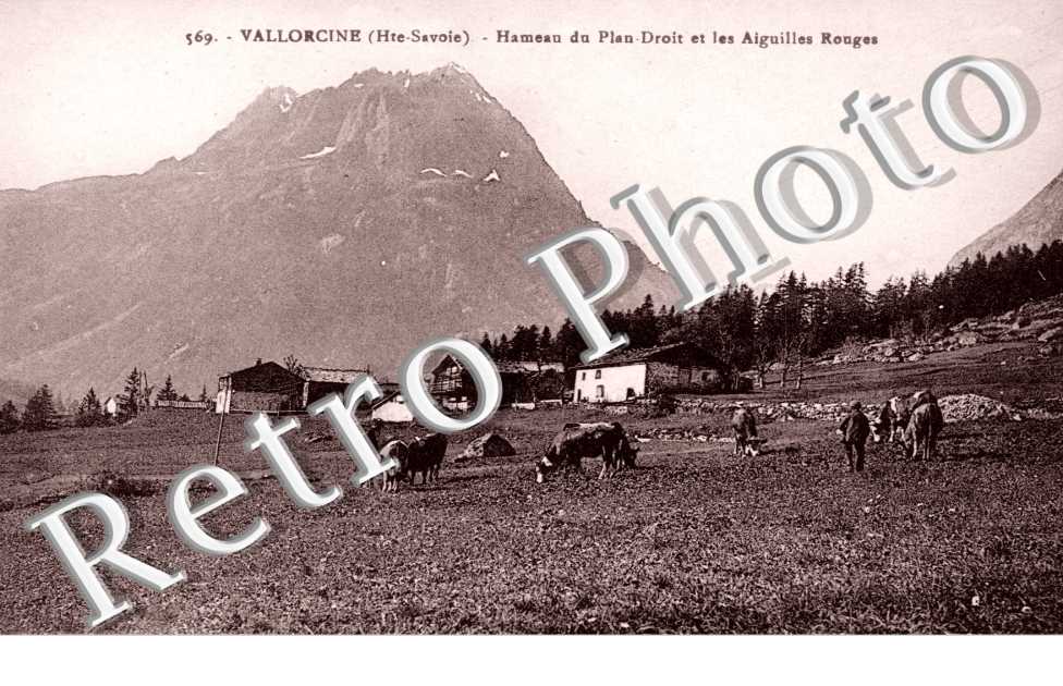 Hameau du Plan Droit et les Aiguilles Rouges