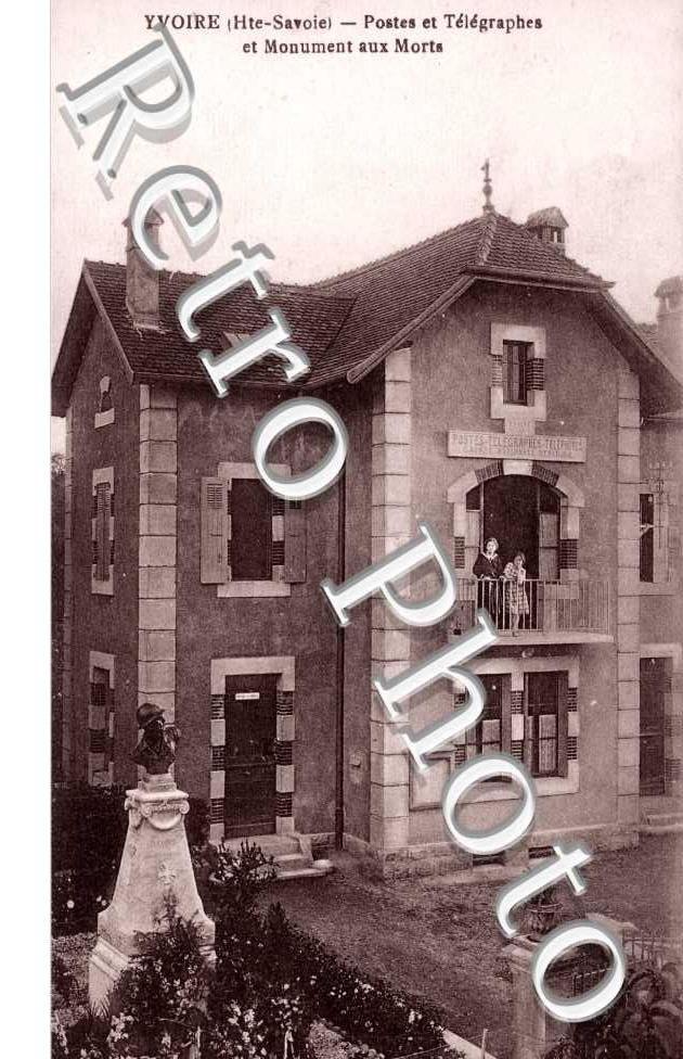 Postes et Telegraphes et Monument aux Morts