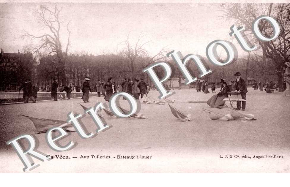 Aux Tuileries, Bateaux a Louer
